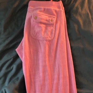 Juicy couture Rosa  - Äkta juciy byxor säljer pg av att de är för små