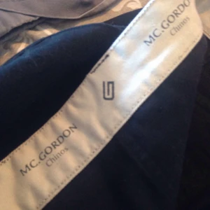 Byxor MC.GORDON CHINOS - Mc.GORDON. CHINOS.Svarta storlek 44/32