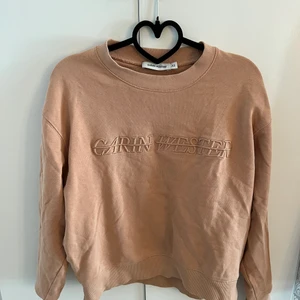 Carin wester sweater i strl xs - Jätte fin Carin Wester tröja i strl xs! Sparsamt använd och bra skick💕 Gratis frakt💕 Skriv för fler frågor!