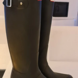 HUNTER Stövlar!! - *Stl.EU 40/41 *Svarta *Högaskaftade *Sparsamt använda