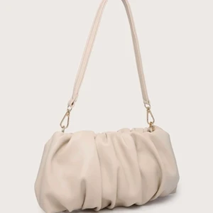 Axelväska - väska som knappt är använd! Skriv för egna bilder💓