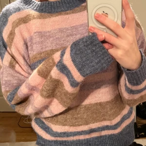 Stickad tröja - Jättegosig stickad tröja från cubus! Köpt nyligen för 400 men inte kommit till användning❤️