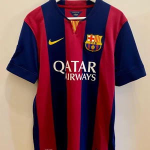 Fotbollströja Nike, FC Barcelona, Strl M - Fotbollströja Nike, DRI-FIT. FC Barcelona - #10 Lionel  Messi. Storlek M. Fint skick.