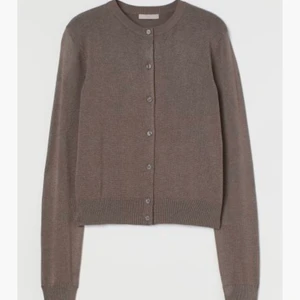 Kofta HM - As snygg och inte så använd. Nypris 120, säljer även en svart och blå på min profil💕