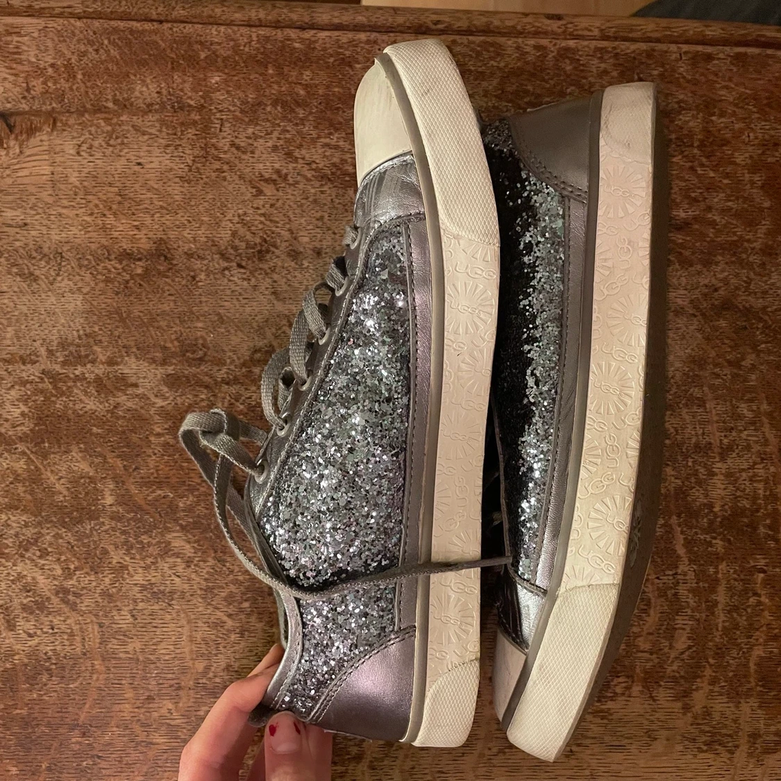 Glittrig sneakers  - 91