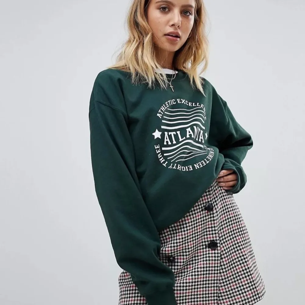 En fin tröja från asos säljer pågrund att den inte kommer till användning tyvärr. Tröjor & Koftor.