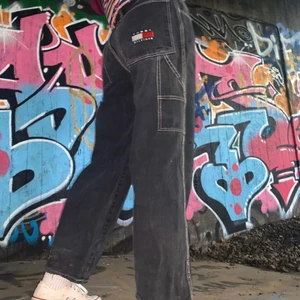 Tommy hilfiger vintage jeans - Retro tommy hilfiger jeans, raka. Köpta secondhand!