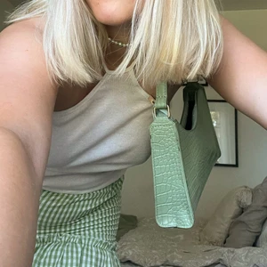 Halterneck linne🤍 - Jättefint Halternecklinne🤍 Har använt de 2 gånger men är som ny! 