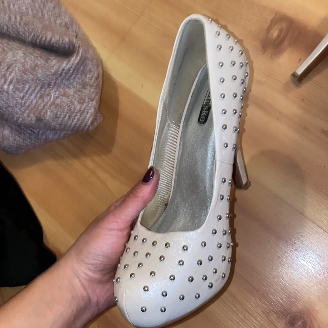 Klackskor med nitar - 90