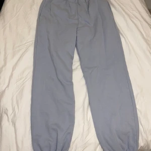 Brandy Melville ljusblå sweatpants - Aldrig använd. Fint skick 