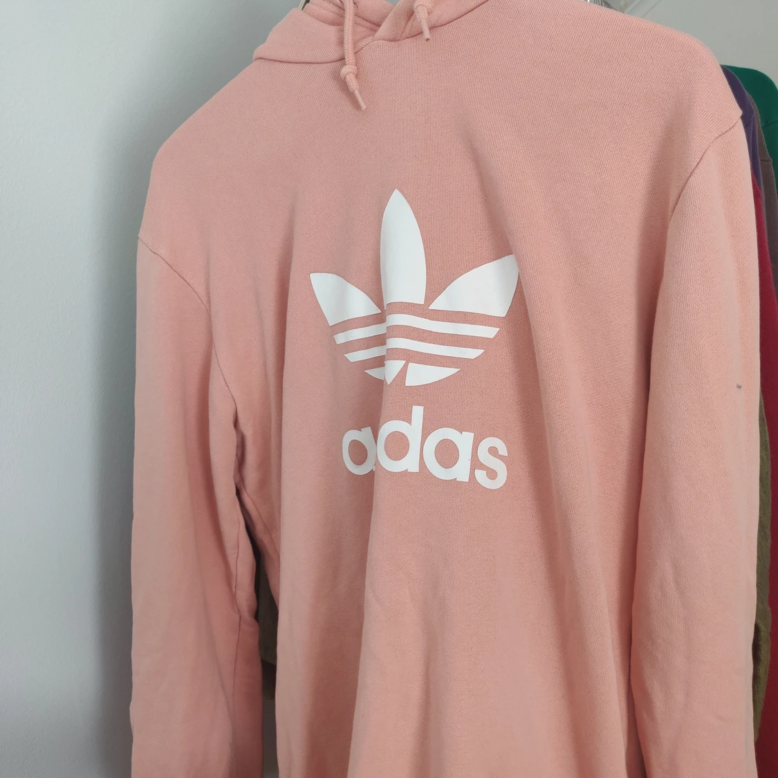 Rosa adidas hoodie