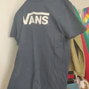 Väldigt använd vans t shirt skick 6/10