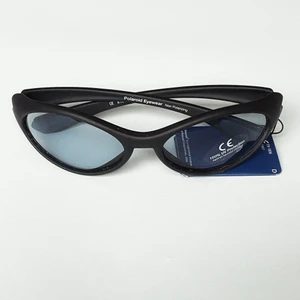 Polaroid solglasögon - Helt nya, passar dig med lite mindre till normalstort ansikte.