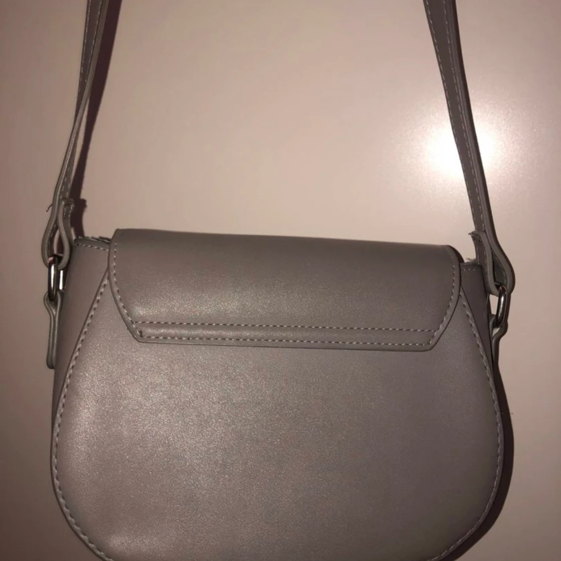 Grå väska - 90