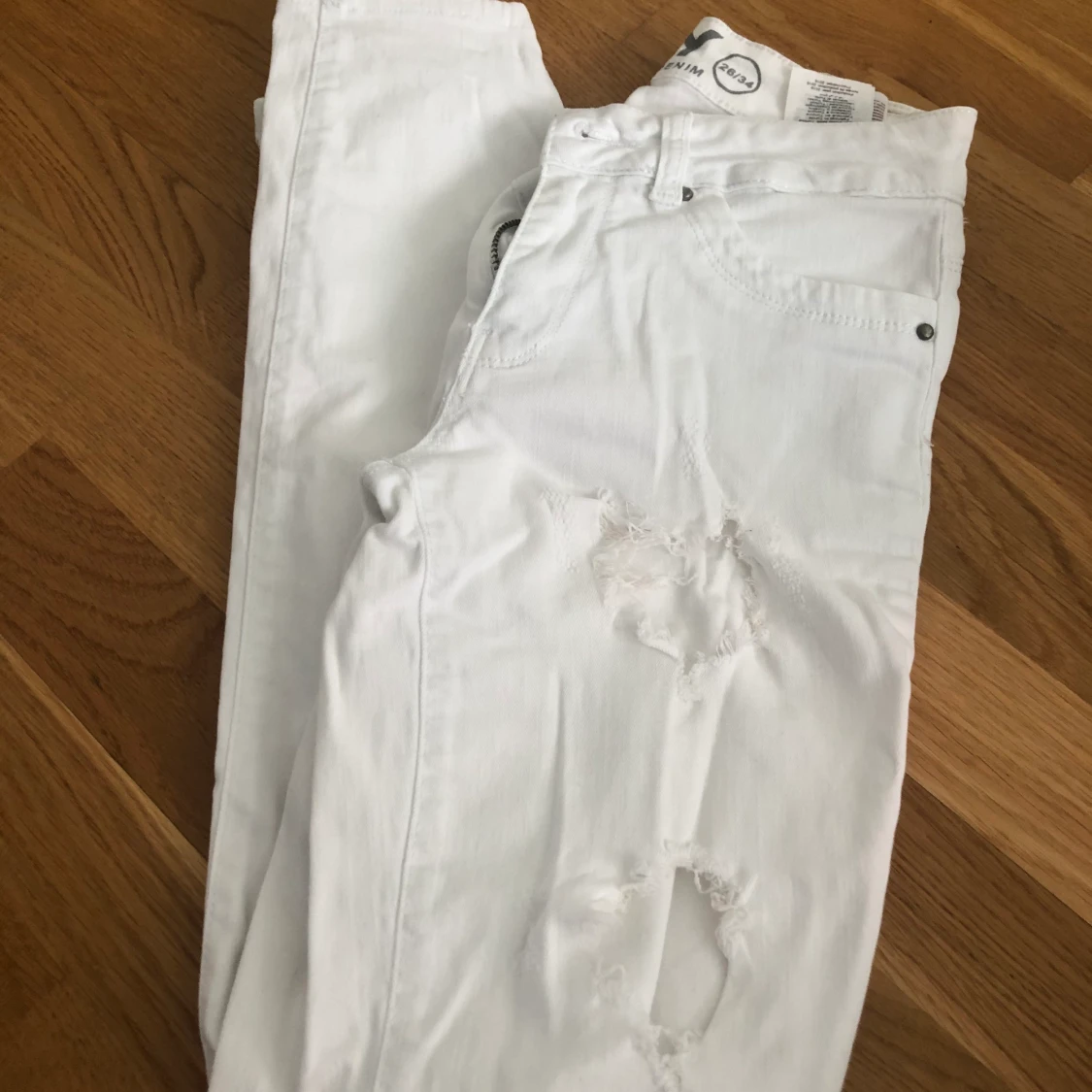 Säljer vita jeans från only  - 90