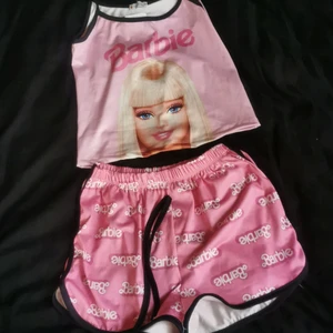 Shorts och linne - Alldeles för litet för mig, storlek L-M men mer som S-XS