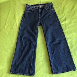 Ace jeans från Weekday i storlek 33/32 köpta på plick. Säljer dom för jag insåg efter ett tag att de är för stora för mig, de är i nyskick använda fåtal gånger! 