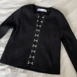 Aldrig använd tröja från ZARA - Nyskick storlek S