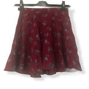 Retro vintage kjol med hundar Urban outfitters pins and needles - Kjol i mycket gott skick från Urban outfitters. 