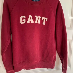 Vintage gant sweatshirt  - Snyggaste vintage sweatshirten från gant! Sjukt fin passform, storlek M ❤️ Kan mötas upp eller frakta 🎉