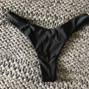 Bikinitrosa shein - Oanvända bikinitrosor ifrån shein i storlek m, passar s. Säljer då de är för små🥰 frakt 24kr