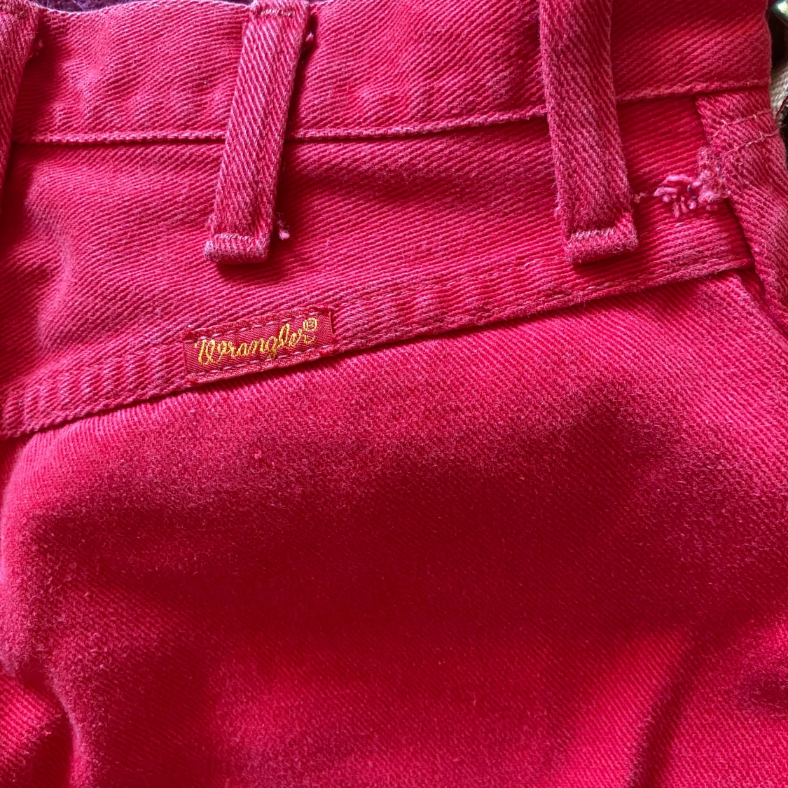 Röda jeans från wrangler!  - 91