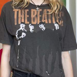 Band T-shirt med The Beatles . Stl L. Frakt på 25kr