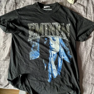 Vintage kläder - Bild 1, SÅLD ✅-. Bild 2, sweatshirt, new york, ungefär samma inköpspris, säljer för 250:-, strl M. Sista bilden, brun flanell skjorta, även medium, 150kr.