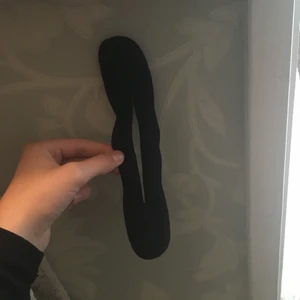 Hårverktyg  - Ett jättesmidigt ”hårverktyg” som motsvarar en ”hårmunk”. Kontakta mig vid frågor 