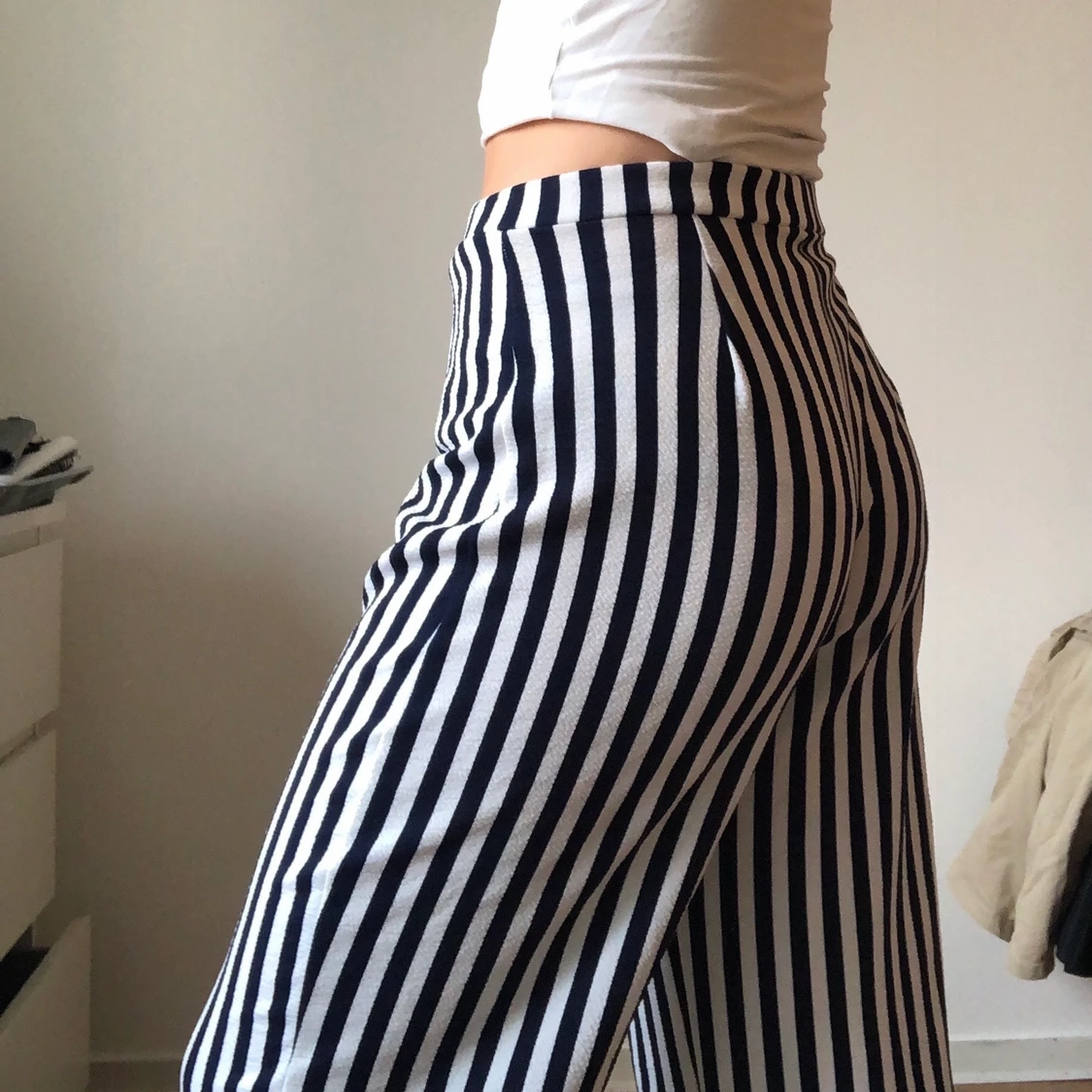 Blå-vit randiga byxor - 91