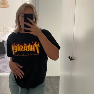 t-shirt  - oversized thrasher t-shirt - använd men i bra skick