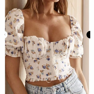 Chiquelle topp - Säljer denna superfina topp från Chiquelle pga för stor. Superfint skick!❤️