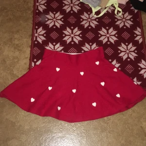 Kjol från H&M - Fint skick typ använd två gånger 