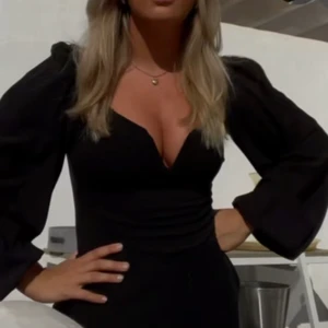 Body från nelly - Superfin svart body från nelly, endast använd en gång så som ny. Lånade bilder :) 