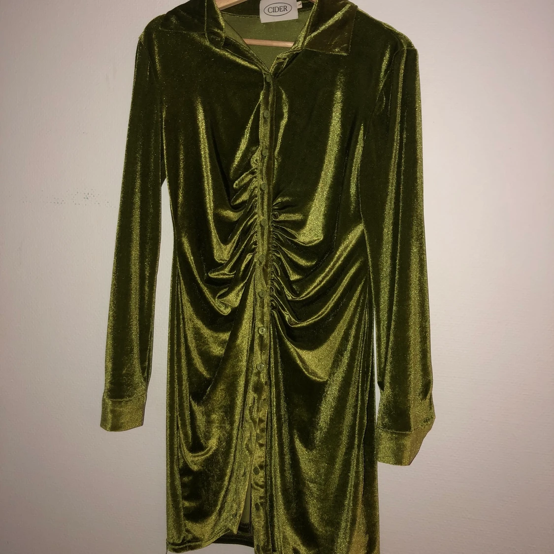 Olivfärgad velour klänning  - 90