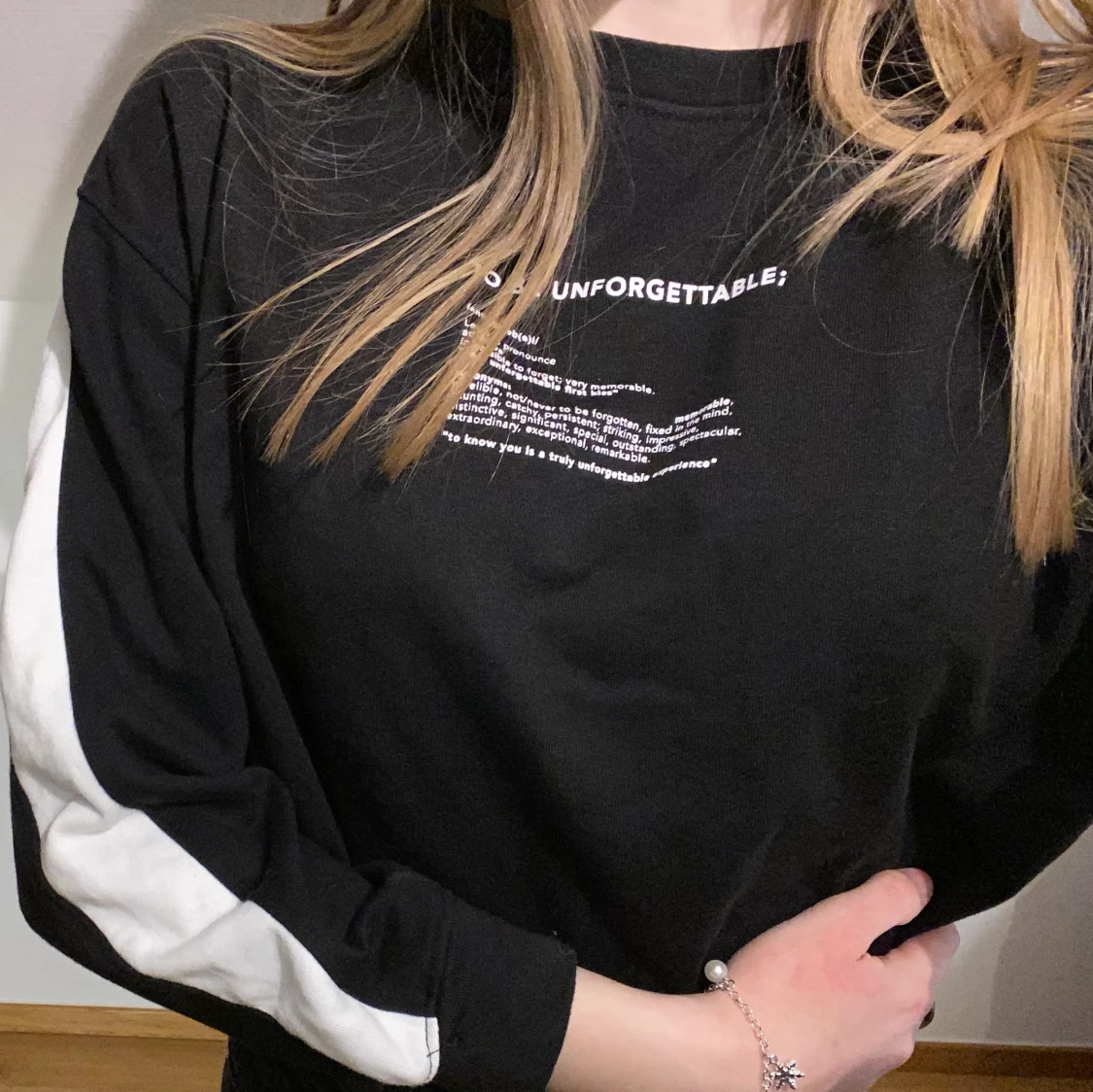 Svart kortare sweatshirt 