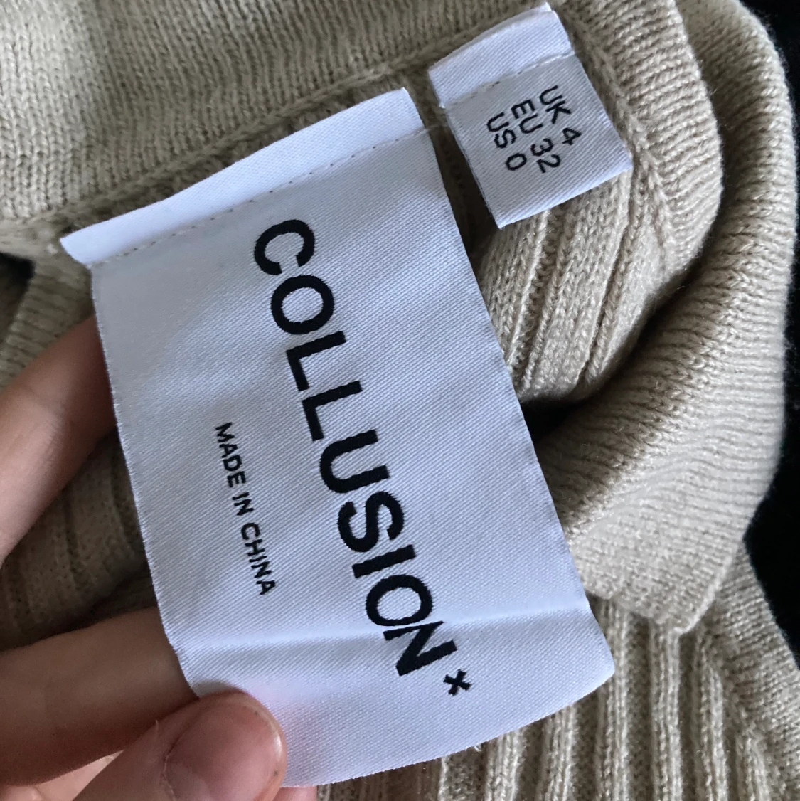 beige croptop med krage - 90