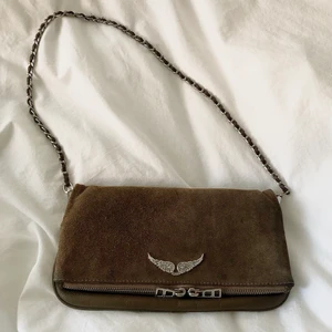 Zadigväska - Jättefin brun zadigväska som tyvärr inte kommer till användning längre💞 Köpt för ca ett år sedan i butik, orginalpris 3300 kr😊 frakt ingår