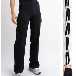 Kostymbyxor  - Säljer dessa helt oanvända kostymbyxor från Madlady i storlek EU34 L32. Prislappen sitter kvar💗