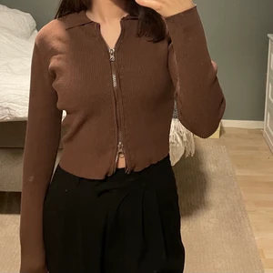 Tröja från ASOS! - Säljer denna bruna toppen från Asos!