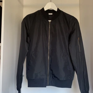 Bomberjacka storlek 34, oanvänd - Oanvänd bomberjacka 