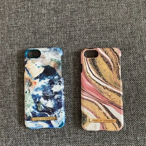 iPhone 7 ideal of Sweden skal - 2 st skal till iPhone 7 från ideal och sweden. Det blåa är en limiter edition och båda är använda men i fint skick.