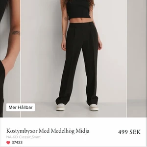 Kostymbyxor feån nakd - Jättefina konstumbyxor som är mid rise! Aldrig använda och lappen sitter kvar💕