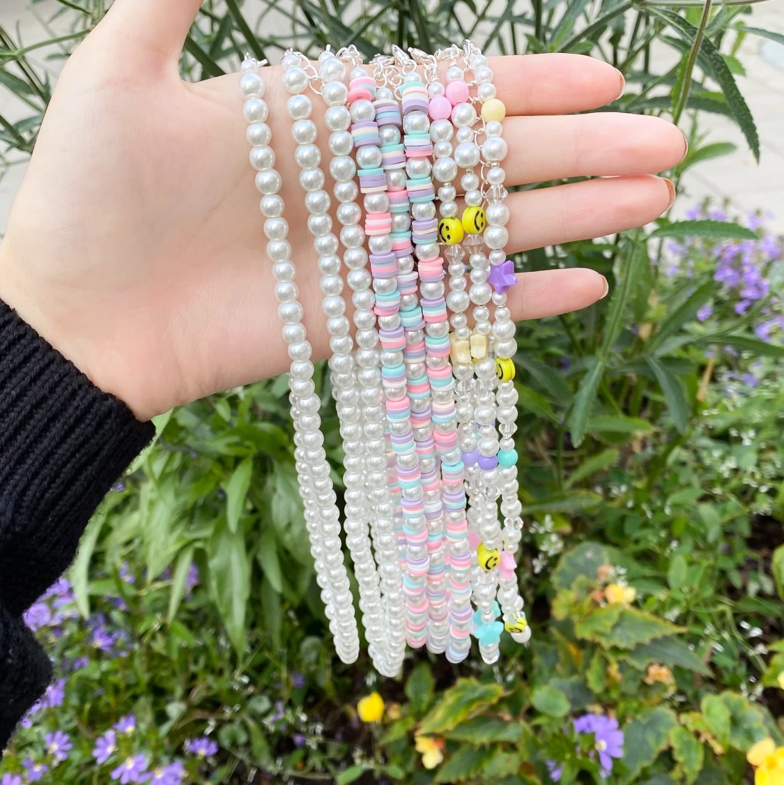 Pärlhalsband i pastell