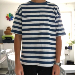 Levis tshirt - Säljer min jättefina levi’s tshirt, då den inte kommer till så mycket användning. Använd fåtal gånger, så i mycket gott skick! 