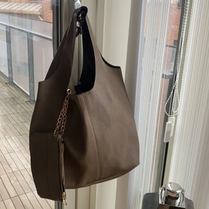 Set 3 väskor bruna  - Sälja 3 set väskor eller enda frå Italian 