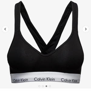 Calvin Klein bh - Säljer nu min Calvin Klein topp/ bh eftersom den tyvärr är för liten. Den är använd Max 2 gånger men den har inga defekter. Ny pris 500kr❤️ 