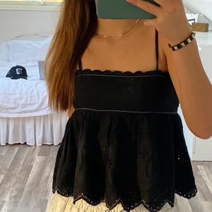 Trendig tröja  - Säljer denna superfina tröja då jag har två exakt likadana, stl S 💕