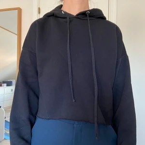 Svart hoodie - Svart hoodie från Lager 157.