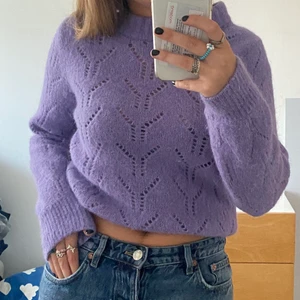 Lila stickad tröja⚡️💜 - Jättesnygg och trendig lila stickad tröja!⚡️💕💜